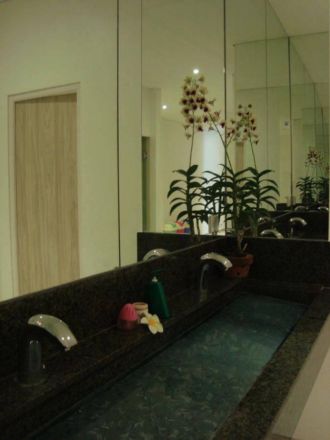 Bali Caps Hostel كوتا المظهر الخارجي الصورة